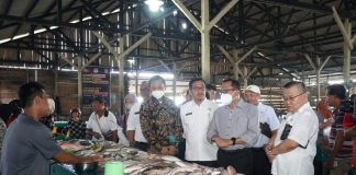 Kepala BI Kepri Bersama Pemda Natuna Pantau Kesetabilan Harga Bahan Pangan di Pasar Ranai