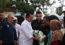 Gubernur Ansar Hadiri Senam Sehat Sempena HKN ke-58 di Gedung Daerah