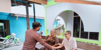 Sentuhan Bhabinkamtibmas Polsek Siantan Polres Kepulauan Anambas Kepada Tokoh Masyarakat di Desa Sri Tanjung