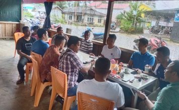 Ciptakan Situasi Kondusif, Polsek Daik Lingga Gelar Bersembang Bercerita dengan Tokoh Pemuda