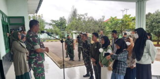 Kasdim 0318/Natuna Lepas Pelajar Berprestasi Peserta Lomba Perayaan HUT Korem 03/WP Ke-17