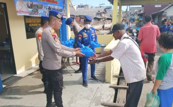 Jum’at Berkah, Sat Polairud Polresta Tanjungpinang Berbagi Nasi Kotak