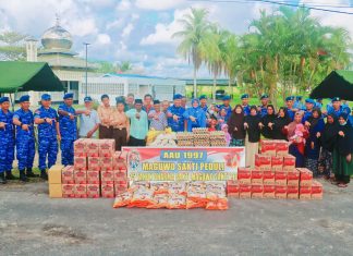 Alumni AAU 1997 Salurkan Sembako Kepada Warga Natuna