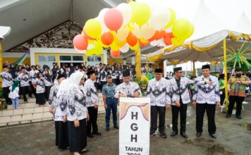 Sekdaprov Adi Pimpin Upacara Peringatan Hari Guru Nasional dan HUT Ke-77 PGRI