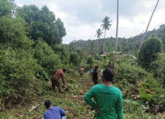 Kades Nyamuk Goro Bersama Warga Buka Jalan Menuju TPA Sampah