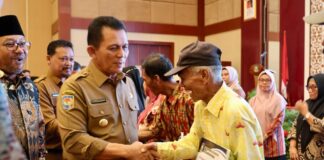 Gubernur Ansar Serahkan Bantuan Pertanian, Perikanan dan UMKM Untuk Masyarakat Tanjungpinang