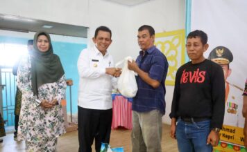 Gubernur Ansar Serahkan Bantuan Sembako Untuk Keluarga DTKS Kabupaten Bintan