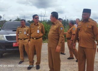 Tinjau Jembatan Semala di Natuna yang Rusak Akibat Banjir, Gubernur Ansar Pastikan Tahun Ini Diperbaiki