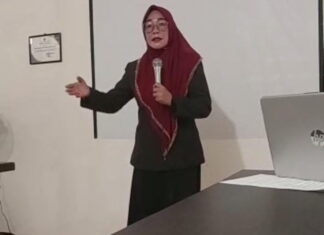 Ketua DWP Bakesbangpol Anambas Berikan Pelatihan Opening MC Kepada Anggotanya