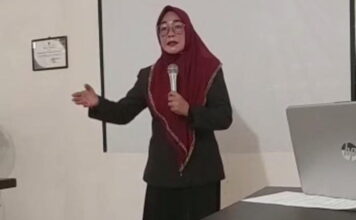 Ketua DWP Bakesbangpol Anambas Berikan Pelatihan Opening MC Kepada Anggotanya