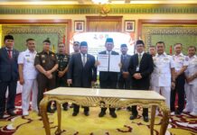 Gubernur Ansar Tandatangani Perjanjian Kerja Sama dengan Kementerian PUPR dan AIIB