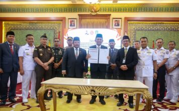 Gubernur Ansar Tandatangani Perjanjian Kerja Sama dengan Kementerian PUPR dan AIIB