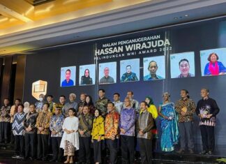 Menlu RI Berikan Penghargaan Hassan Wirajuda Pelindungan Award 2022