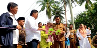 Gubernur Ansar Resmikan Jalan Trans Batubi – Klarik di Natuna