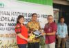 Sekda Natuna Serahkan Hadiah Grand Prize Bedelau BRK Syariah Periode II