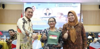 Dewi Ansar Buka Sosialisasi Peningkatan, Pembinaan dan Pengawasan Guru