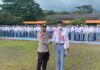 Kapolsek Jadi Pembina Dalam Upacara Bendera di SMAN 1 Daik Lingga