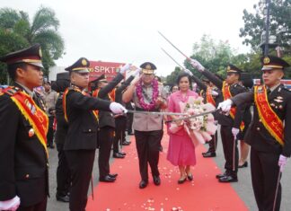 Polda Kepri Gelar Upacara Farewell And Wellcome Parade Kapolda Kepri