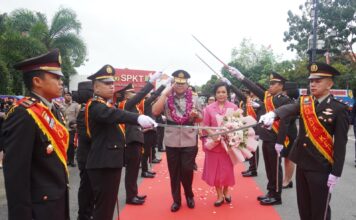Polda Kepri Gelar Upacara Farewell And Wellcome Parade Kapolda Kepri
