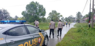 Polres Natuna dan Polsek Patroli Lokasi Rawan Banjir