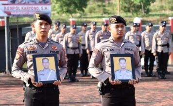 Upacara Pemberian Penghargaan Kepada Personil yang Berprestasi dan PTDH di Polres Lingga