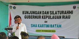 Kunjungi SMA Kartini Batam, Gubernur Ansar Minta Siswa Giat Belajar
