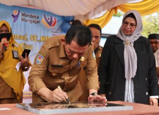 Gubernur Ansar Resmikan Ruang Praktek Siswa SMK Negeri 1 Bintan Utara
