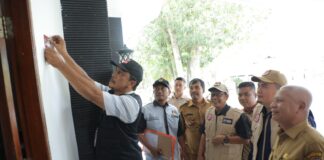 PPS Kelurahan Mekar Baru Lakukan Pendataan Pemilih Kepada Bupati Asahan