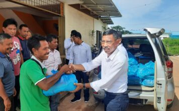 Edukasi Bukopin Fuel Card 3.0, Sopir Angkot JoNo di Batam Dapat Bantuan Sembako