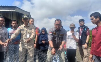 Kadis Perikanan Natuna Ikut Rakit Bubu Ikan KN Pulau Sambok