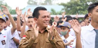 Berkunjung ke SMAN 3 Batam, Gubernur Ansar Himbau Pelajar Tekun Belajar