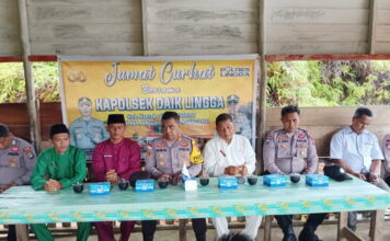 Polsek Daik Lingga Laksanakan Giat Rutin Jumat Curhat di Simpang Lima