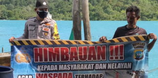 Cuaca Buruk, Bhabinkamtibmas Desa Laboh Himbau Masyarakat Tingkatkan Kewaspadaan