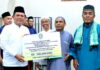 Safari Ramadhan di Masjid Nur Ilahi Tanjung Uma Batam, Gubernur Ansar Serahkan Bantuan Rumah Ibadah Rp300 Juta