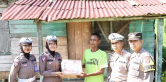 Polres Lingga Kembali Salurkan Bantuan Sosial Kepada Masyarakat