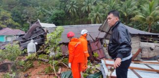 Hujan Deras Selimuti Lokasi Longsor di Serasan, Bupati Perintahkan Tim Evakuasi Korban Mundur