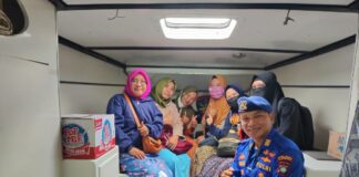 Akses ke Sekolah Sulit, Para Pelajar Diantar Kapal Sat Polair Polres Lingga Dalam Program Sampan Layar