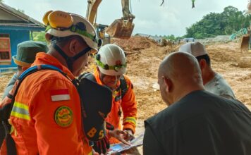 Basarnas Natuna Optimis Seluruh Koban Longsor Serasan Akan di Temukan