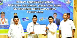 Gubernur Ansar Hadiri Penandatanganan Guru PTK Non ASN Se-Kota Batam