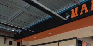 Tim Satgas Medis Lanud RSA Lakukan Pengobatan Door to Door Kepada Pengungsi Longsor di Serasan