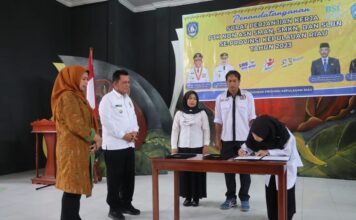 Gubernur Ansar Serahkan SPK Guru Non – ASN SMAN, SMKN dan SLBN di Lingga