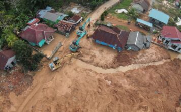 Pencarian Hari Ke-8, Tim SAR Gabungan Kembali Temukan 2 Korban Tanah Longsor di Serasan