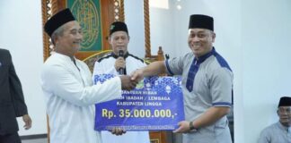 Safari Ramadhan Perdana, Bupati M Nizar Serahkan Sejumlah Bantuan