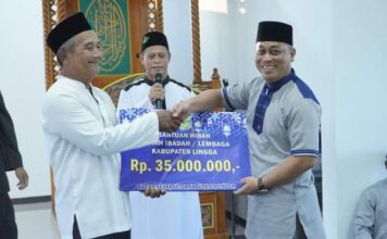 Safari Ramadhan Perdana, Bupati M Nizar Serahkan Sejumlah Bantuan