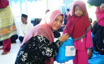 Bupati Bersama TP PKK Lingga Safari Ramadhan di Desa Tajur Biru