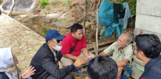 UPT Sosial Kemensos dan Sentra Abiseka Pekanbaru Rujuk Lansia yang Hidup Sebatang Kara di Anambas