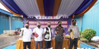 Kapolda Kepri Ikuti Pemusnahan Barang Bekas Impor Illegal Senilai Rp17,4 Miliar