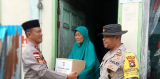 Tak Ketinggalan, Polsek Tambelan Polres Bintan Juga Salurkan Bansos Polda Kepri
