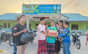 Komunitas Motor Natuna Gandeng PWI Berbagi Takjil di Pondok Pesantren