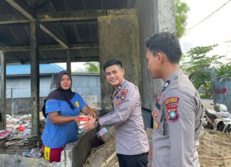 Rutin Bagikan Takjil Untuk Masyarakat, Polres Natuna Ajak Masyarakat Jaga Situasi Kamtibmas